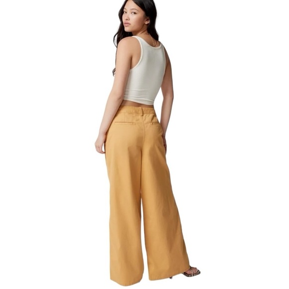NWT Urban Outfitters Laura Pleated Trouser Pants 6 - Picture 2 of 13